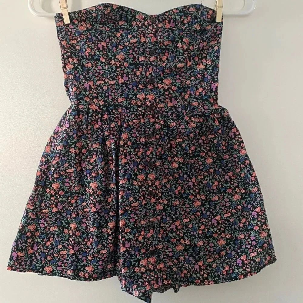 Pins & Needles Dark Floral Sweetheart neck Juniors Romper